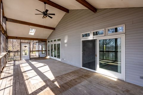 Tiny photo for 3 Walbrier Court, Le Claire, IA 52753 (MLS # 12619504)