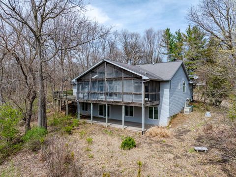 Tiny photo for 3 Walbrier Court, Le Claire, IA 52753 (MLS # 12619504)