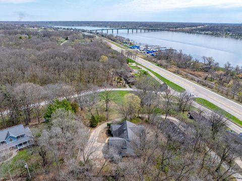 Tiny photo for 3 Walbrier Court, Le Claire, IA 52753 (MLS # 12619504)