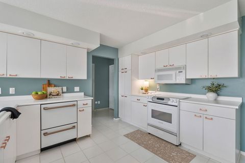 Tiny photo for 3 Walbrier Court, Le Claire, IA 52753 (MLS # 12619504)