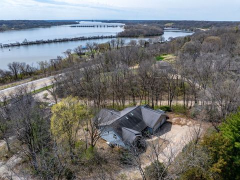 Tiny photo for 3 Walbrier Court, Le Claire, IA 52753 (MLS # 12619504)