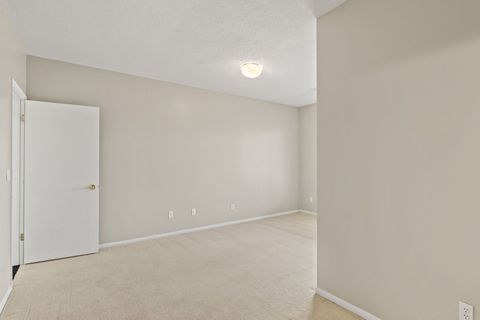 Tiny photo for 3 Walbrier Court, Le Claire, IA 52753 (MLS # 12619504)