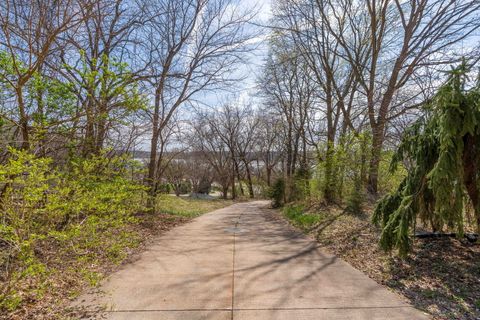 Tiny photo for 3 Walbrier Court, Le Claire, IA 52753 (MLS # 12619504)