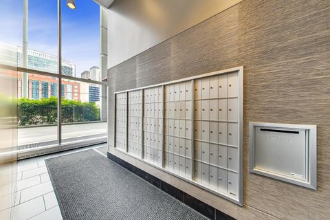 Tiny photo for 737 W Washington Boulevard #2307, Chicago, IL 60661 (MLS # 12544122)