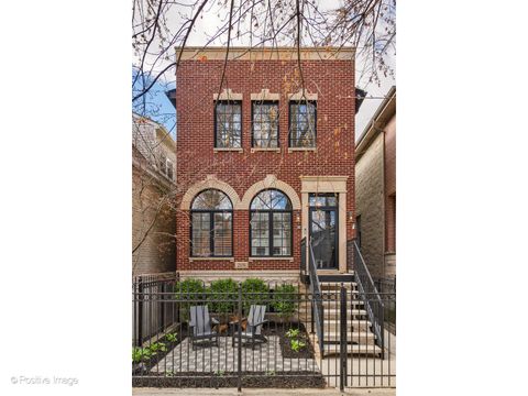 2131 W Dickens Avenue Chicago IL 60647