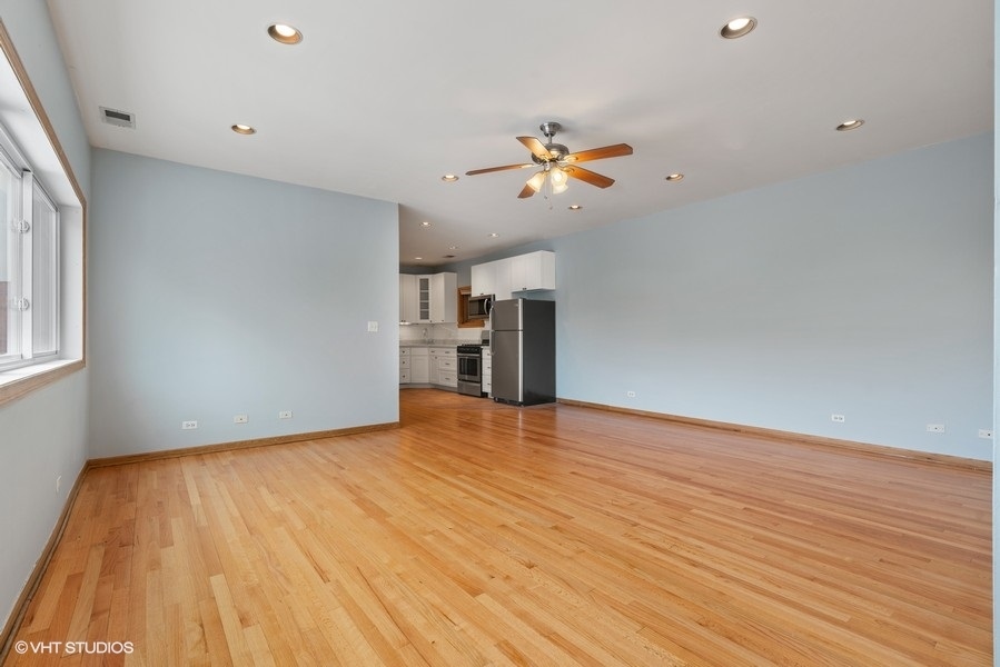 3043 N Ashland Avenue