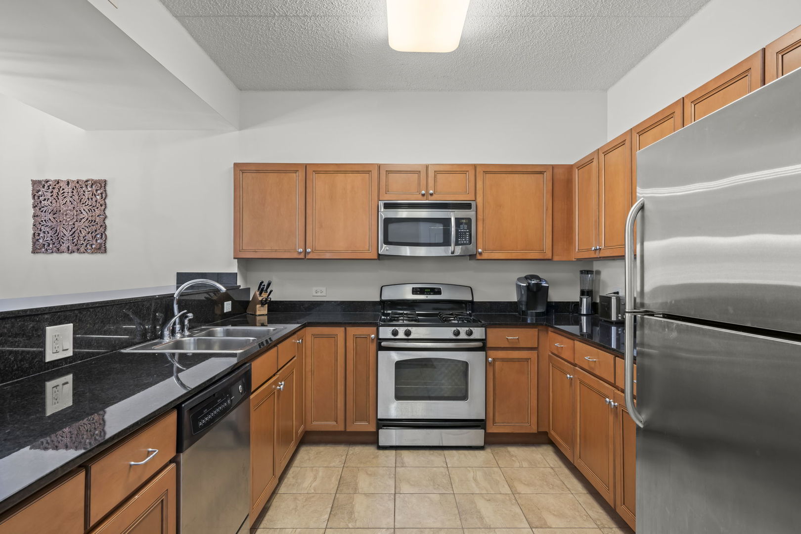 Properties 3 125 Lakeview Drive 301