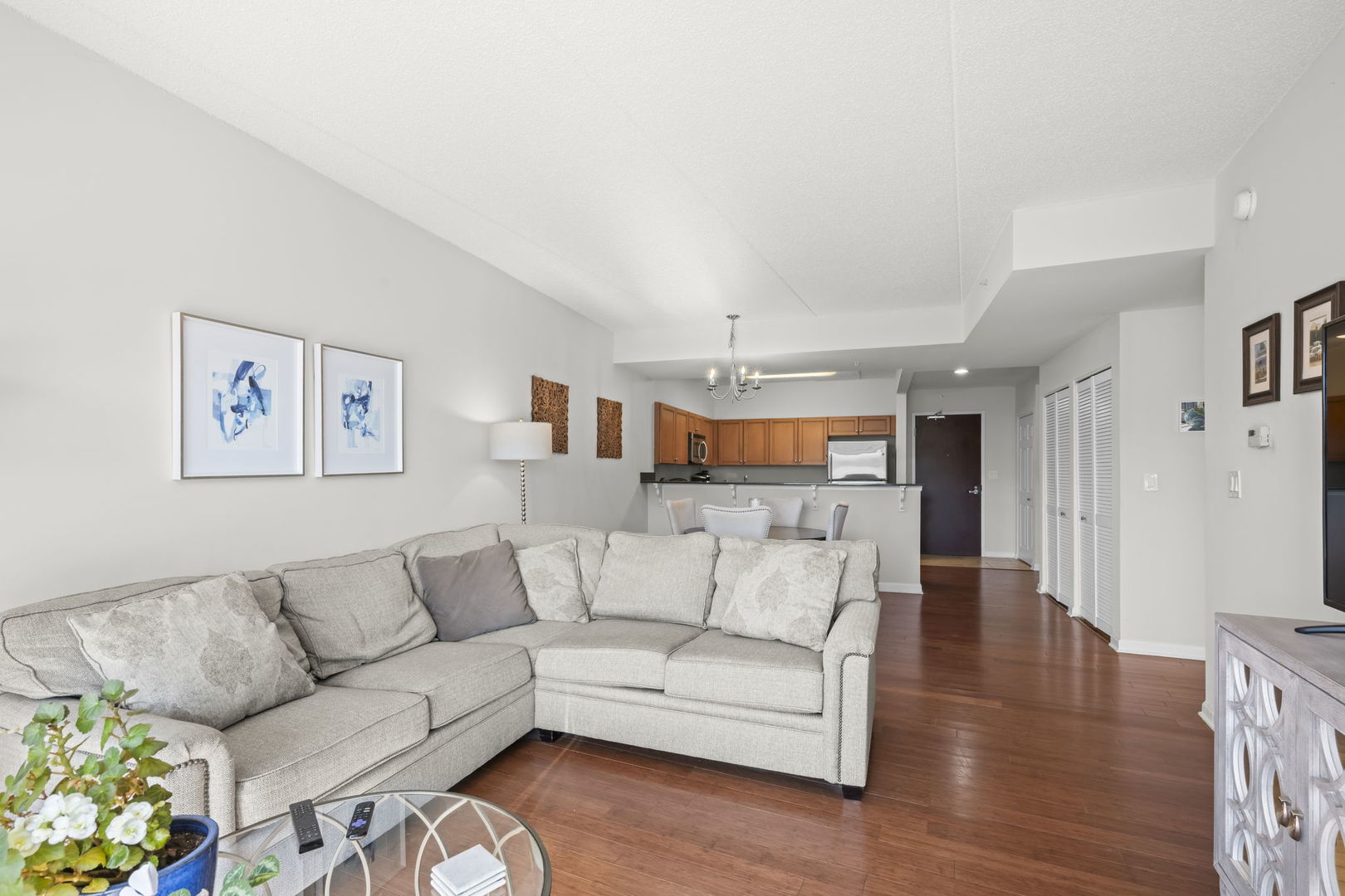 Properties 1 125 Lakeview Drive 301