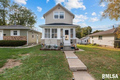 Photo of 2427 32ND Street, Moline, IL 61265 (MLS # QC4268472)