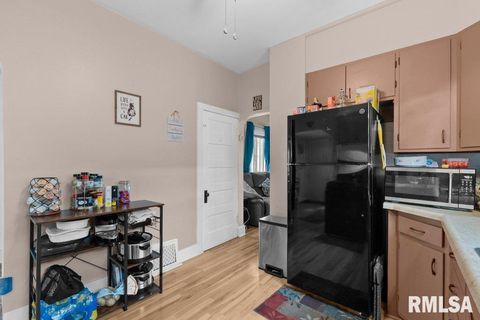 Tiny photo for 2427 32ND Street, Moline, IL 61265 (MLS # QC4268472)