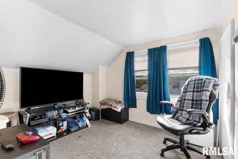 Tiny photo for 2427 32ND Street, Moline, IL 61265 (MLS # QC4268472)