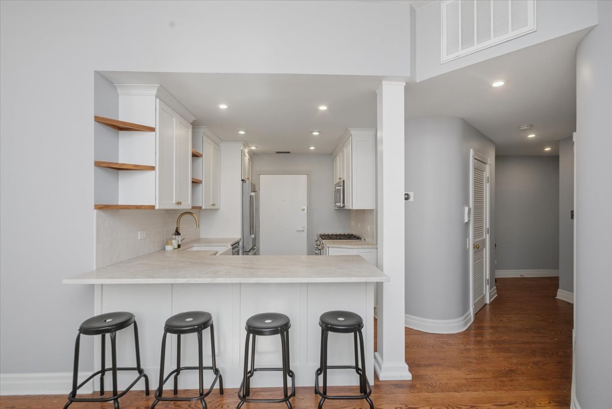 501 N Wells Street 2W