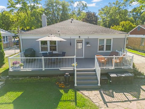 Tiny photo for 582 Glendale Avenue, Glen Ellyn, IL 60137 (MLS # 12567776)