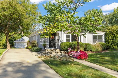 Tiny photo for 582 Glendale Avenue, Glen Ellyn, IL 60137 (MLS # 12567776)