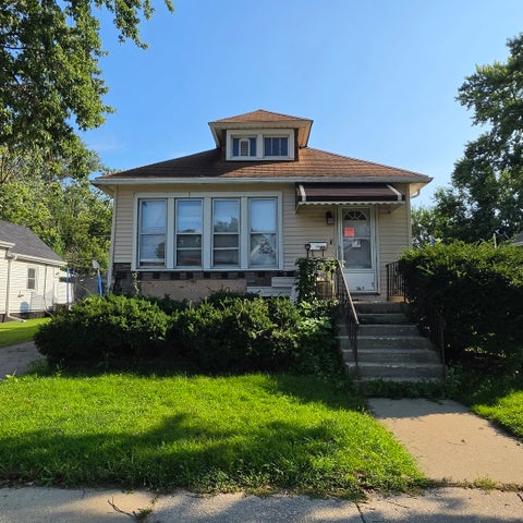 Photo of 2331 Desplaines Street, Blue Island, IL 60406 (MLS # 12747385)