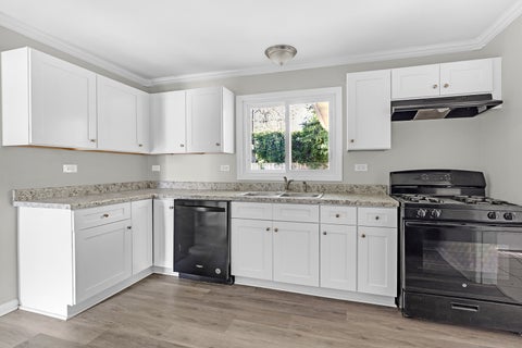 Tiny photo for 63 W Manchester Drive, Wheeling, IL 60090 (MLS # 12757342)