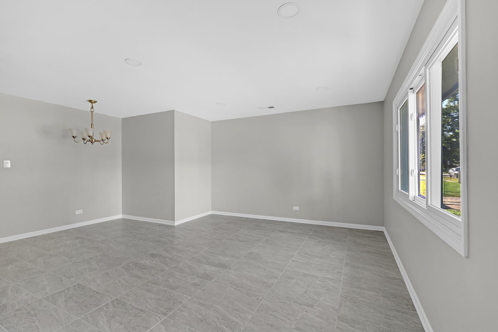 63 W Manchester Drive