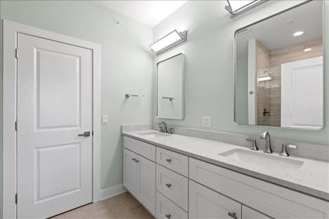 Tiny photo for 319 S Glendale Avenue #303, Barrington, IL 60010 (MLS # 12719963)