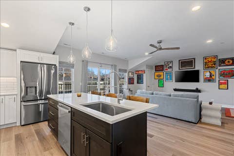 Tiny photo for 319 S Glendale Avenue #303, Barrington, IL 60010 (MLS # 12719963)