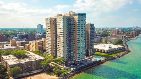 6301 N Sheridan Road 14E Chicago IL 60660