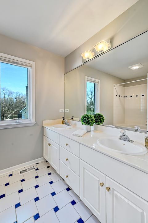 Tiny photo for 708 Fairfield Court, Westmont, IL 60559 (MLS # 12603415)