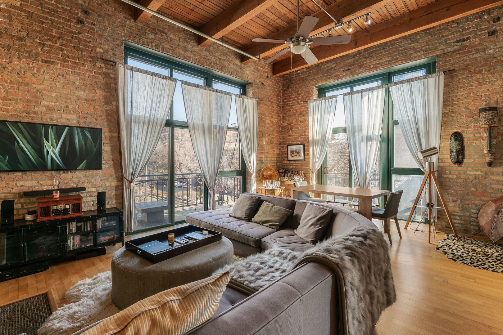 1632 S Indiana Avenue 302