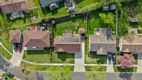 Tiny photo for 604 Newberry Drive, Streamwood, IL 60107 (MLS # 12615960)