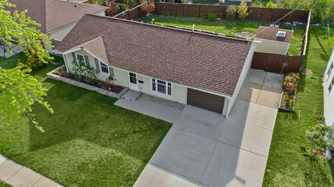 Tiny photo for 604 Newberry Drive, Streamwood, IL 60107 (MLS # 12615960)