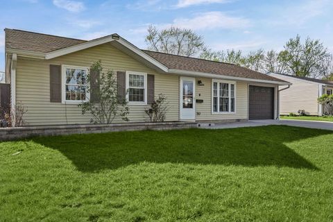 Tiny photo for 604 Newberry Drive, Streamwood, IL 60107 (MLS # 12615960)