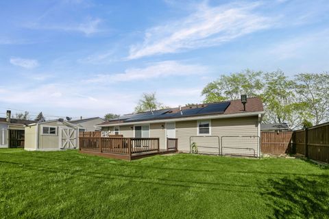 Tiny photo for 604 Newberry Drive, Streamwood, IL 60107 (MLS # 12615960)