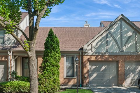 Photo of 2925 Denton Court, Westchester, IL 60154 (MLS # 12474266) Photo of 2925 Denton Court, Westchester, IL 60154 (MLS # 12474266)