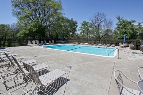 Tiny photo for 3801 Mission Hills Road #304, Northbrook, IL 60062 (MLS # 12459902)