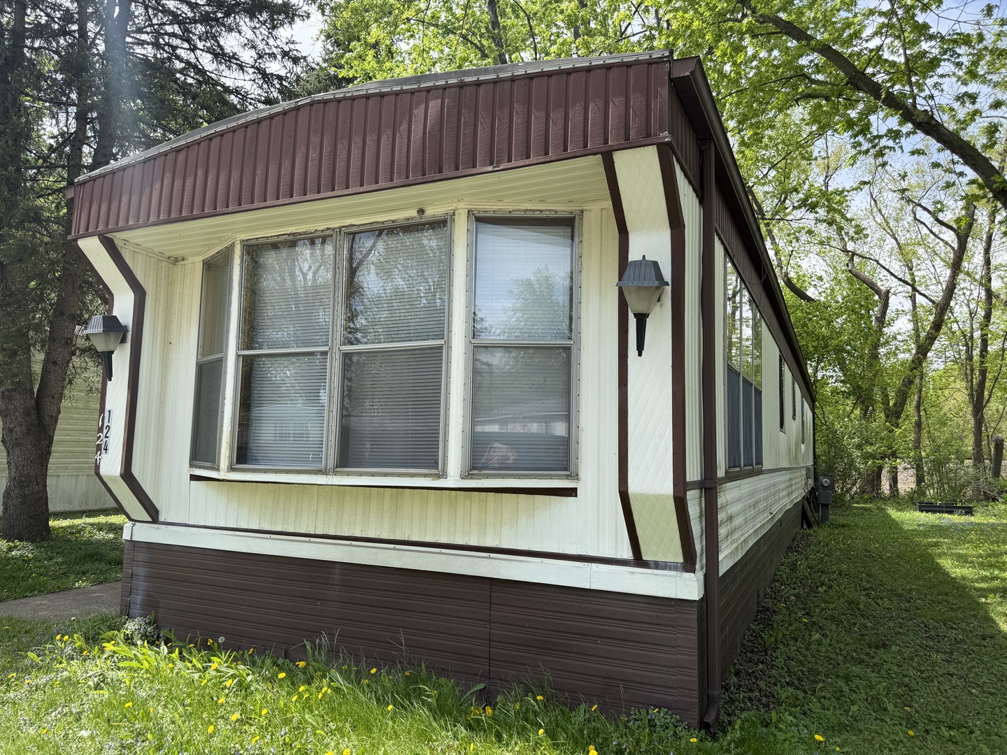 1712 S Dixie Highway 124
