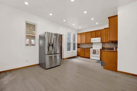 Tiny photo for 2719 N Richmond Street, Chicago, IL 60647 (MLS # 12639631)