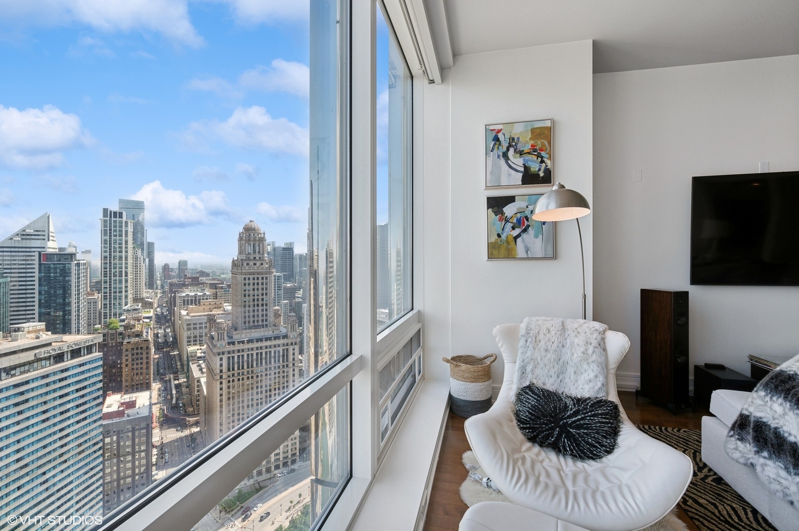 401 N Wabash Avenue 32J
