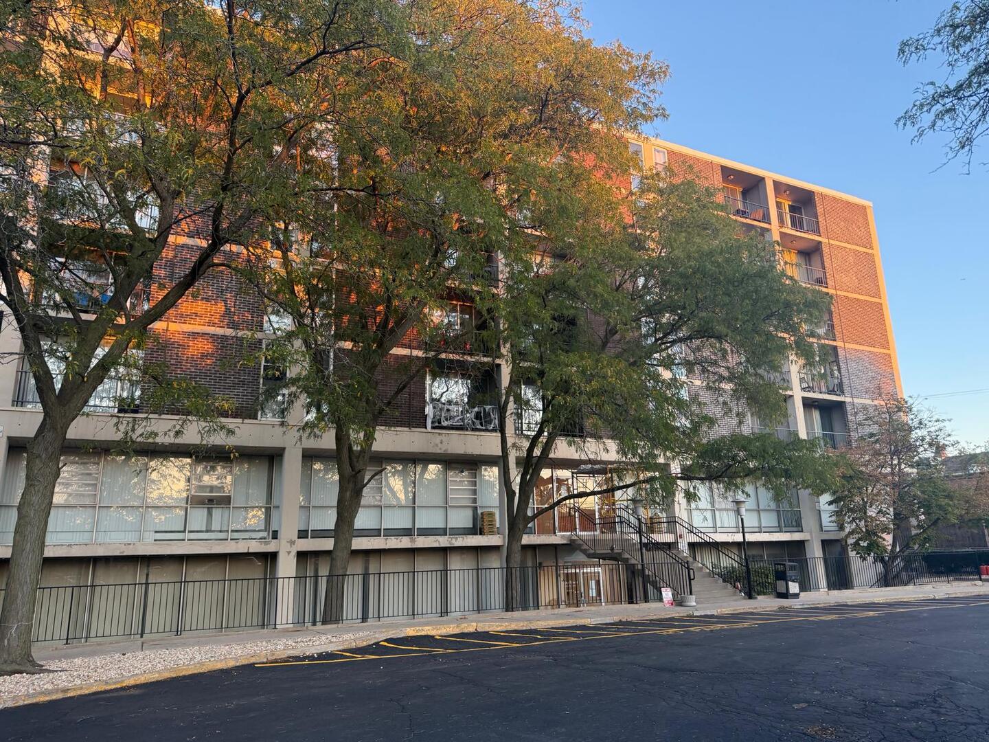 1043 S YORK Road 411