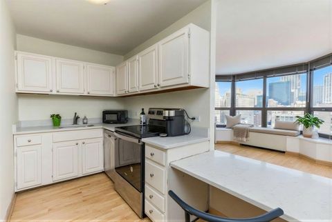 Tiny photo for 899 S Plymouth Court #2010, Chicago, IL 60605 (MLS # 12596977)