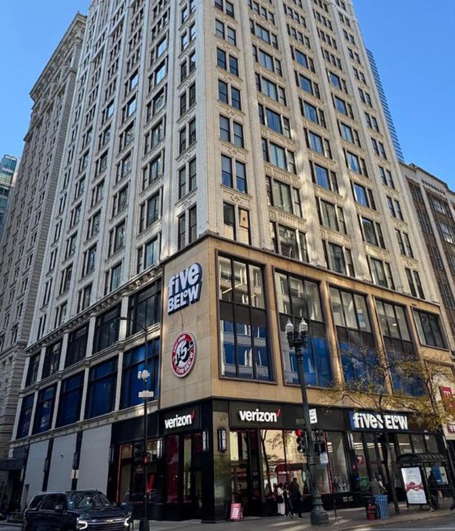 8 W MONROE Street P-12