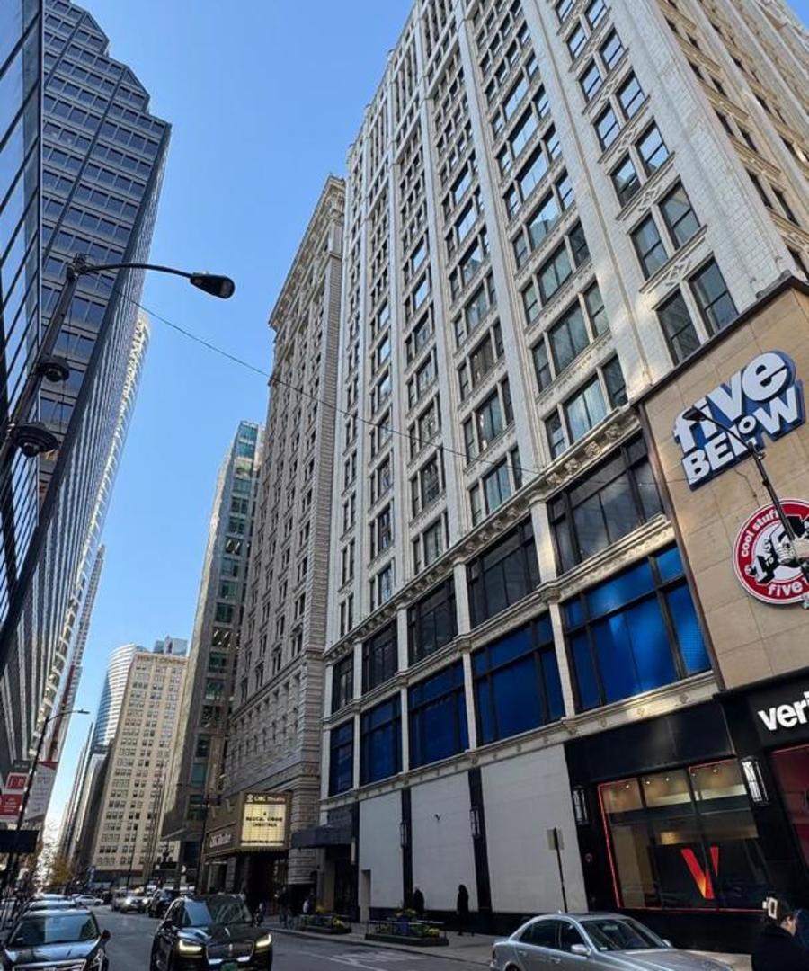 8 W MONROE Street P-12