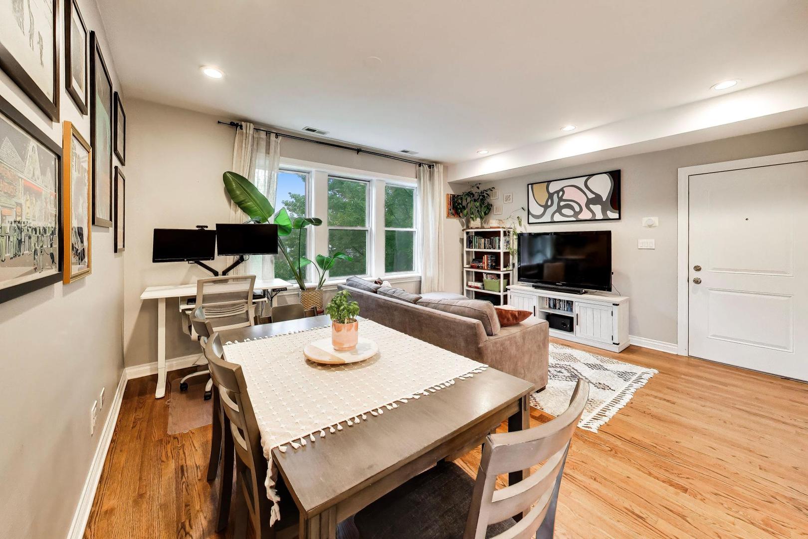 2243 W Ainslie Street 3W