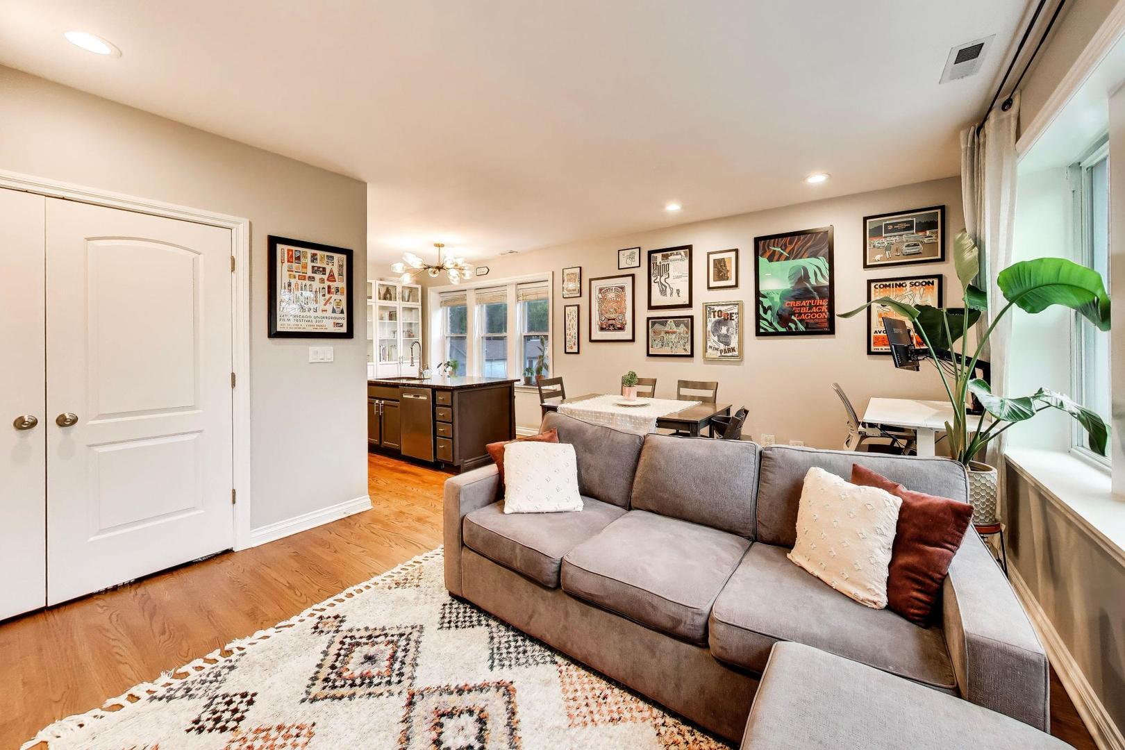 2243 W Ainslie Street 3W