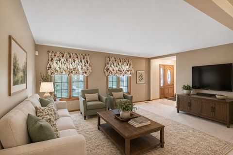 Tiny photo for 1813 Chippingham Road, Woodridge, IL 60517 (MLS # 12628315)