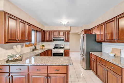 Tiny photo for 1813 Chippingham Road, Woodridge, IL 60517 (MLS # 12628315)