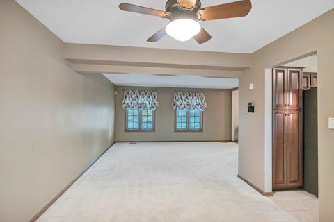 Tiny photo for 1813 Chippingham Road, Woodridge, IL 60517 (MLS # 12628315)