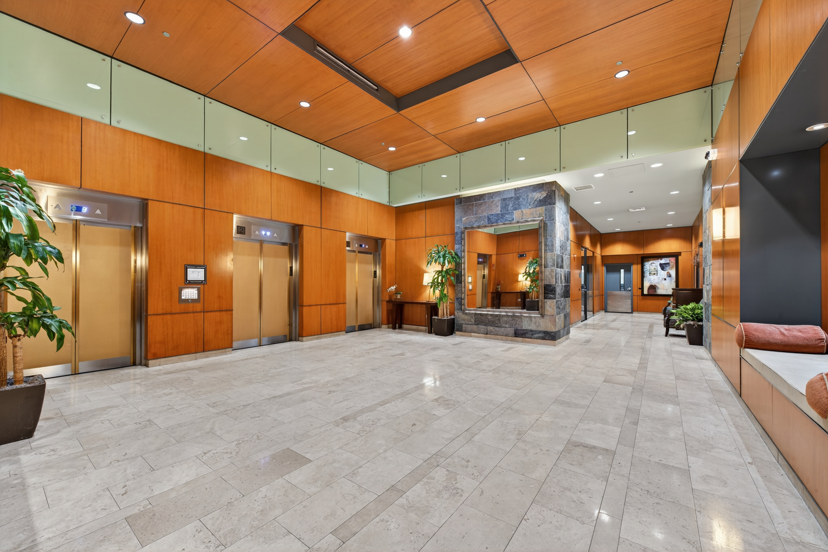 208 W Washington Street 1605