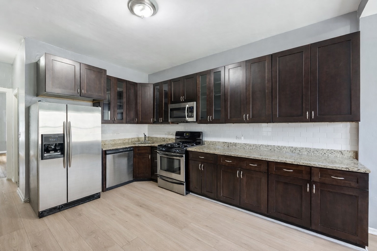 2302 N Hamlin Avenue