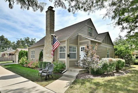 Photo of 247 Harlem Avenue, Glenview, IL 60025 (MLS # 12488205)