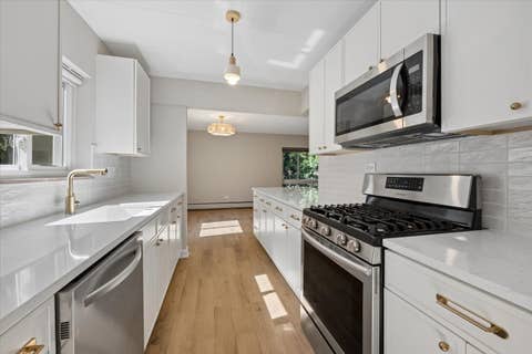 Tiny photo for 203 N KENILWORTH Avenue #2P, Oak Park, IL 60302 (MLS # 12687013)