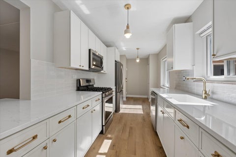 Tiny photo for 203 N KENILWORTH Avenue #2P, Oak Park, IL 60302 (MLS # 12687013)