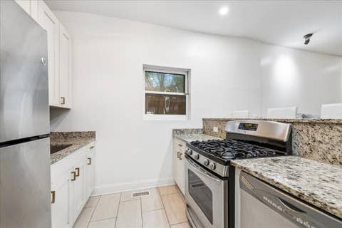 Tiny photo for 1009 W Wolfram Street #1E, Chicago, IL 60657 (MLS # 12715168)